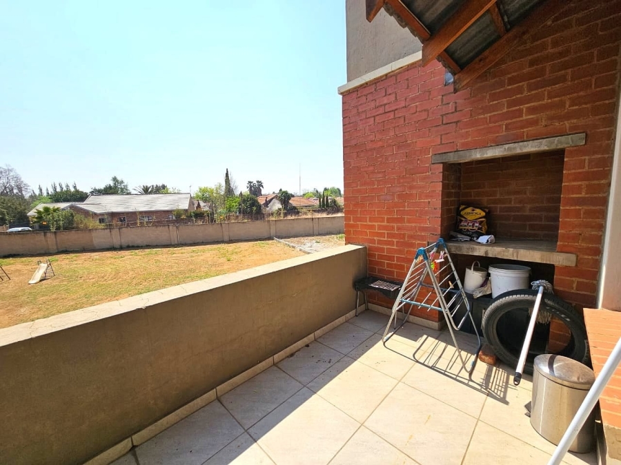 2 Bedroom Property for Sale in Grimbeeck Park North West